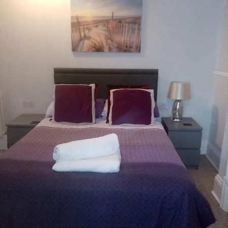 Lea Hurst B & B Bournemouth Esterno foto