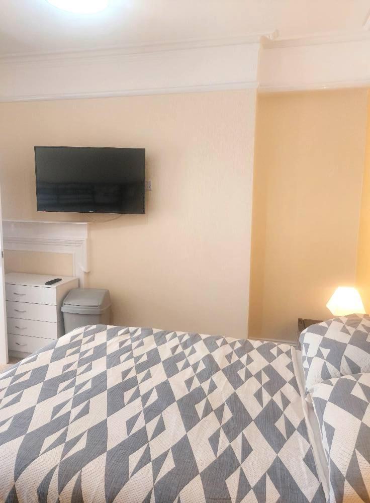 Lea Hurst B & B Bournemouth Esterno foto